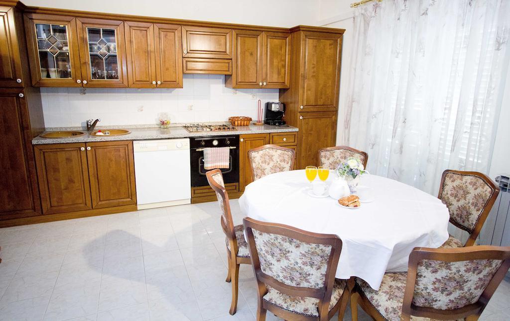 פודסטראנה Apartment Pcelica Maja חדר תמונה