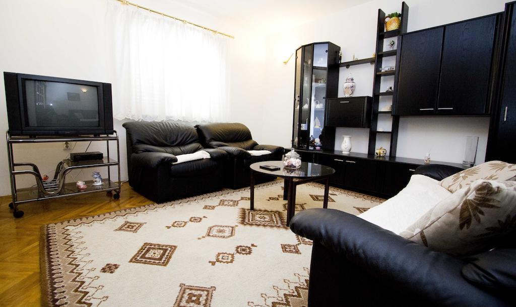 פודסטראנה Apartment Pcelica Maja חדר תמונה