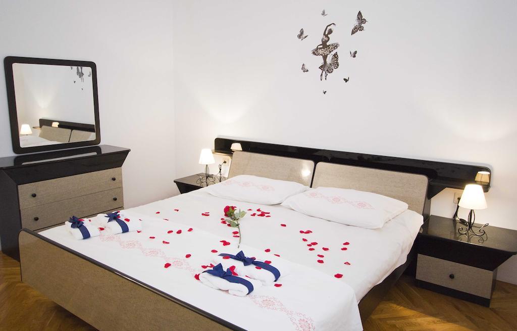 פודסטראנה Apartment Pcelica Maja חדר תמונה